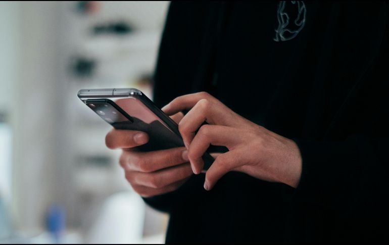 Al ser una disposición oficial, los usuarios de líneas telefónicas en México están obligados a realizar esta vinculación. UNSPLASH / J. LEUPE