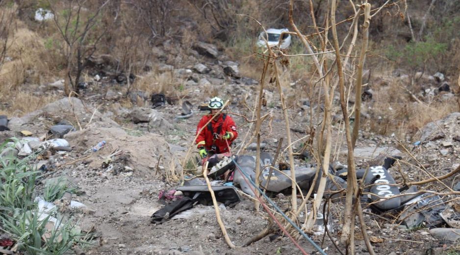 A su llegada los elementos corroboraron lo descrito, encontrando en el sitio un auto comparto con dos tripulantes en su interior. CORTESÍA