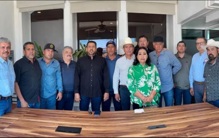 Los productores aceptaron abandonarlas para asistir a una reunión, a celebrarse en la Ciudad de México, para definir los apoyos federales y estatales que se darán a la cosecha de maíz. ESPECIAL