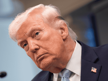 El anuncio ocurre luego de que el presidente Donald Trump afirmara que su país tomaría medidas para bloquear el estrecho de Ormuz, acusando a Irán de mantener sus aspiraciones nucleares. EFE / ARCHIVO