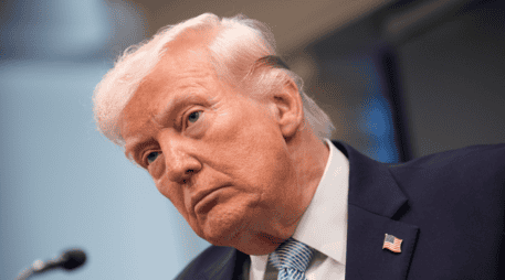 El anuncio ocurre luego de que el presidente Donald Trump afirmara que su país tomaría medidas para bloquear el estrecho de Ormuz, acusando a Irán de mantener sus aspiraciones nucleares. EFE / ARCHIVO