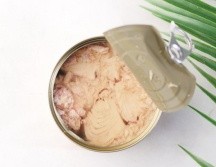 Este alimento destaca por su alto contenido de proteínas de buena calidad, fundamentales para la reparación de tejidos y el mantenimiento de la masa muscular. Pexels