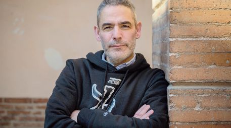 El realizador Fernando Eimbcke, traerá a la Gala Inaugural la cinta “Moscas”. AFP