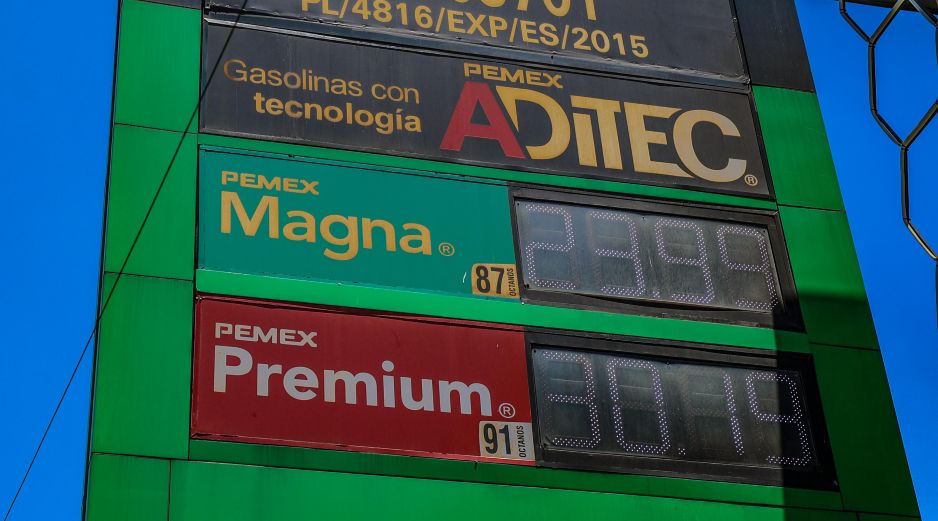 Sheinbaum señaló que se busca mantener la gasolina magna en 24 pesos por litro y el diésel en 28.28 pesos, como parte de una estrategia para proteger la economía de los consumidores. EL INFORMADOR/ ARCHIVO