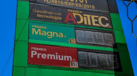 Sheinbaum señaló que se busca mantener la gasolina magna en 24 pesos por litro y el diésel en 28.28 pesos, como parte de una estrategia para proteger la economía de los consumidores. EL INFORMADOR/ ARCHIVO
