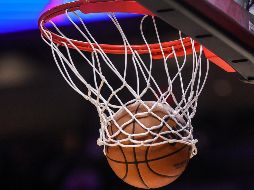 En el formato de reclasificación de la NBA, implementado con este sistema desde 2021, los sembrados del siete al diez de cada conferencia disputan esta ronda. EFE / C. Herrera-Ulashkevich