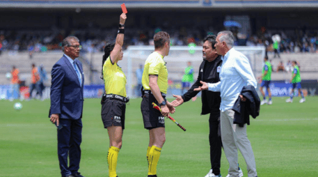 Katia Itzel es una de las árbitras convocadas para El Mundial de Fútbol 2026. ESPECIAL / X / @cantatearbitro