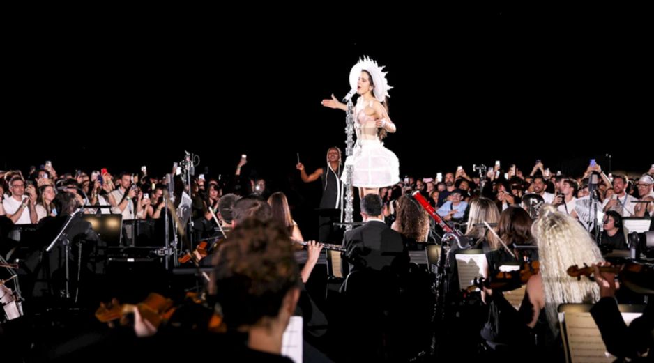 La intersección entre lo orquestal y lo electrónico ha transformado la pista del Sant Jordi en una gran rave. EFE/ C. Bertrand