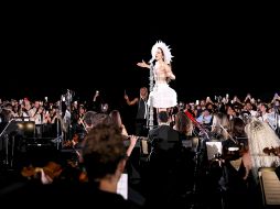 La intersección entre lo orquestal y lo electrónico ha transformado la pista del Sant Jordi en una gran rave. EFE/ C. Bertrand