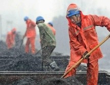 Para reducir la presencia del coque de petróleo, Pemex planea invertir alrededor de 3 mil 540 millones de pesos durante el actual sexenio. PEMEX