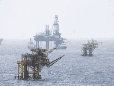 Los inversionistas sostuvieron que en 2015 Pemex presionó a la empresa para aceptar una reducción en las tarifas de arrendamiento de cinco plataformas petroleras, además de suspender contratos vigentes. ESPECIAL