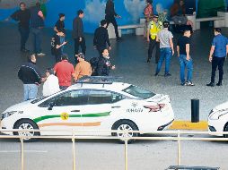 Taxi autorizado brinda servicio dentro del Aeropuerto Internacional de Guadalajara, en contraste con el esquema propuesto para plataformas. EL INFORMADOR/J. Acosta