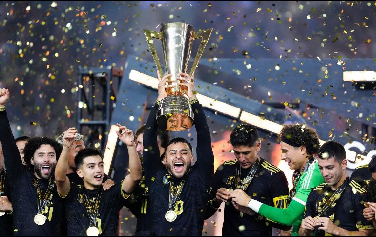 Además de dominar en materia de series a través de streaming, la plataforma Netflix ahora va por el futbol en vivo. IMAGO7