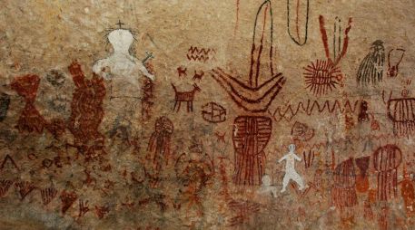 Se presume que las pinturas rupestres halladas en el trayecto ferroviario se elaboraron con pigmentos minerales o vegetales. NTX/ARCHIVO