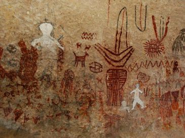 Se presume que las pinturas rupestres halladas en el trayecto ferroviario se elaboraron con pigmentos minerales o vegetales. NTX/ARCHIVO