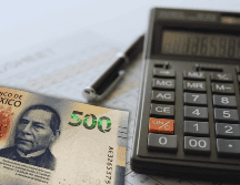 En términos generales, los honorarios de un profesional contable para personas físicas varían drásticamente dependiendo de la complejidad del perfil ante el SAT de cada individuo. ESPECIAL / CANVA