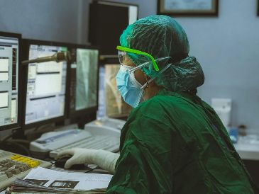 Los expertos instan a intervenir sobre los mecanismos implicados en la generación de AGEs y a restaurar la actividad digestiva de los lisosomas. Unsplash