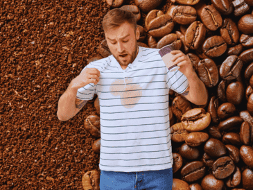 La clave del éxito con las manchas de café reside en la rapidez de acción y el uso de agentes desincrustantes adecuados según el tipo de tejido. ESPECIAL / CANVA