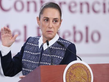La Presidenta de México, Claudia Sheinbaum, habla durante una rueda de prensa este martes en el Palacio Nacional de la Ciudad de Mexico (Mexico). EFE/M. Guzmán