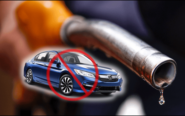 Combinar medio tanque de gasolina regular con medio tanque de Premium no te salvará de un daño en el motor. EFE/H. Guillaume