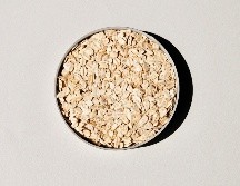 Sí, la avena es un alimento saludable, pero no es perfecta ni debe consumirse en exceso. Unsplash
