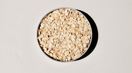 Sí, la avena es un alimento saludable, pero no es perfecta ni debe consumirse en exceso. Unsplash