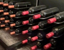 Son alrededor de 2,4 millones de hombres adolescentes y dos millones de mujeres ya han iniciado el consumo de este tipo de bebidas. EFE/R. Gómez