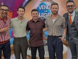 Frankie Muniz, Justin Berfield y Christopher Masterson posaron sonrientes con los conductores de Venga la Alegría. X