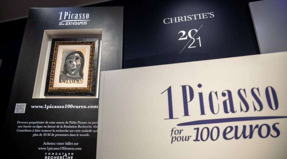 La obra, un gouache sobre papel, fue pintada en 1941 y retrata a la que entonces era su pareja, la fotógrafa Dora Maar. EFE/C. Petit Tesson