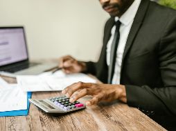 El SAT establece el 30 de abril como fecha límite para cumplir con esta obligación. PEXELS