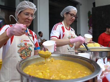 El vori vori puede considerarse como un plato fuerte por su alto nivel calórico. EFE/J. Pino