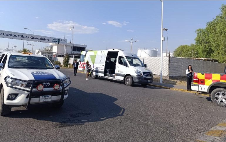 De acuerdo con el Grupo Aeroportuario del Pacífico (GAP), las vialidades de entrada y salida del aeropuerto ya quedaron despejadas alrededor de las 18:45 horas, restableciéndose la circulación para los usuarios y  el transporte. ESPECIAL