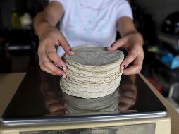 Un posible aumento en el precio de la tortilla encendió las alarmas entre las familias mexicanas. EL INFORMADOR/ARCHIVO