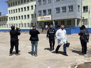 Entre las víctimas había un maestro y tres estudiantes, dijo Unluer. Al menos cuatro de los heridos estaban en estado grave. EFE/ STRINGER