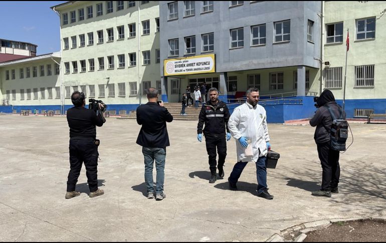 Entre las víctimas había un maestro y tres estudiantes, dijo Unluer. Al menos cuatro de los heridos estaban en estado grave. EFE/ STRINGER