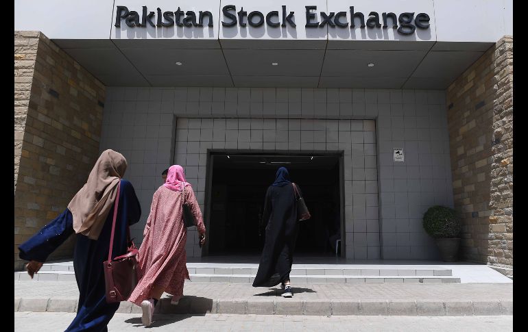 El Gobierno de Pakistán ha recortado ya en un 40 % la asignación de combustible. EFE / ARCHIVO