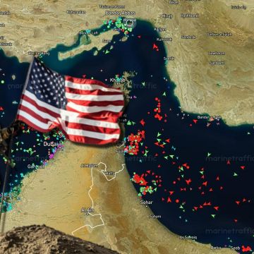 Captura de la web MarineTraffic que muestra el tráfico de embarcaciones en el estrecho de Ormuz este miercoles en donde existe un doble bloqueo por parte de EU e Irán. EFE / Marinetraffic