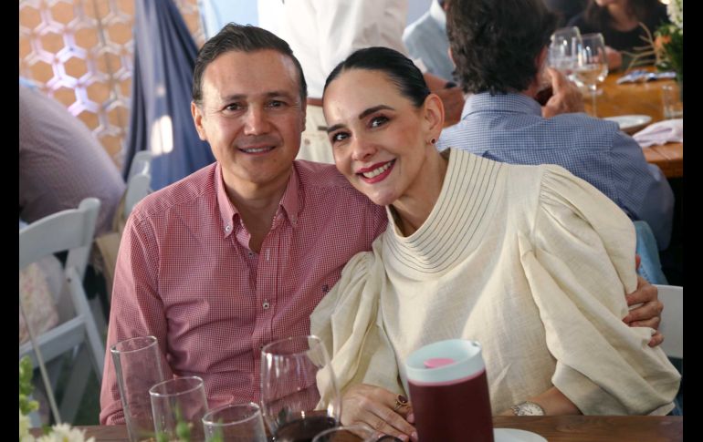 Ricardo Guzmán y Arlette Padilla. GENTE BIEN JALISCO / Revista del 17 de abril 2026