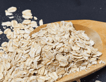 En términos generales, sí, la avena puede ser un alimento saludable, especialmente cuando se consume en su forma menos procesada y dentro de una dieta balanceada. CANVA