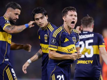 Se han enfrentado en 265 partidos oficiales, con Boca Juniors liderando con 93 victorias, frente a las 88 de River Plate, y 84 empates. EFE.