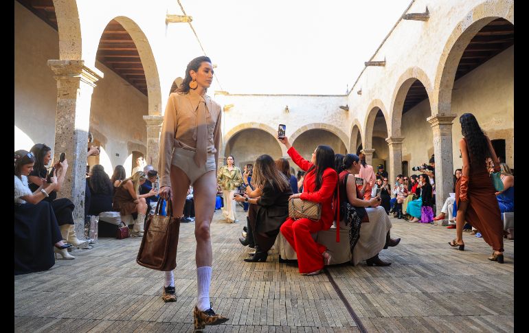 El evento tuvo lugar en el Antiguo Colegio de San Diego, uno de los edificios más antiguos de Guadalajara, cuya construcción comenzó en 1709 y que, a pesar de la moderna ciudad, conserva su estilo primitivo y original. EL INFORMADOR / J. Acosta