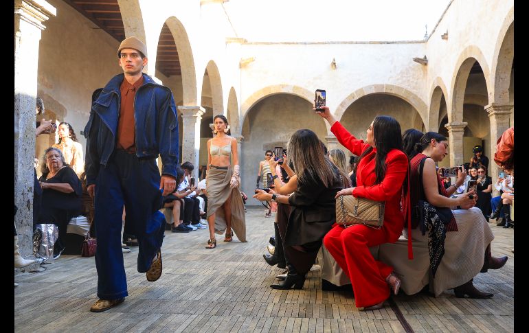 El evento tuvo lugar en el Antiguo Colegio de San Diego, uno de los edificios más antiguos de Guadalajara, cuya construcción comenzó en 1709 y que, a pesar de la moderna ciudad, conserva su estilo primitivo y original. EL INFORMADOR / J. Acosta