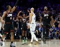 Filadelfia, liderado por Tyrese Maxey, venció a Orlando para asegurar su lugar en playoffs y citarse con Boston. AFP/ E. CHINN.