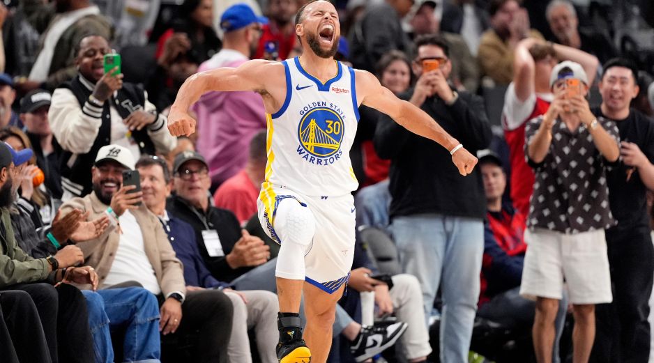 Stephen Curry terminó el encuentro con 35 puntos y 7 triples. AP/M. Terrill