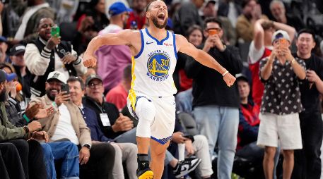 Stephen Curry terminó el encuentro con 35 puntos y 7 triples. AP/M. Terrill