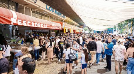 La frescura de los productos que ofrece el Mercado del mar, lo ha posicionado como una de las opciones predilectas de los tapatíos. EL INFORMADOR
