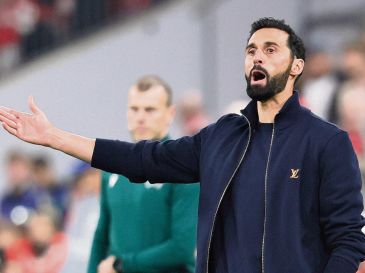 Álvaro Arbeloa defendió el trabajo de sus jugadores y dejó dudas sobre su futuro tras una temporada sin títulos. EFE