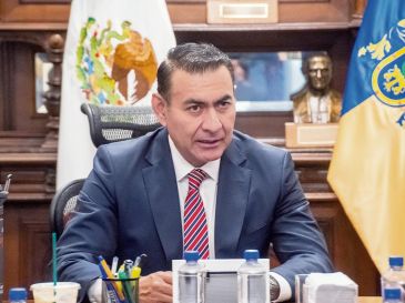 Salvador Zamora Zamora encabezó la reunión con conductores de plataformas. ESPECIAL