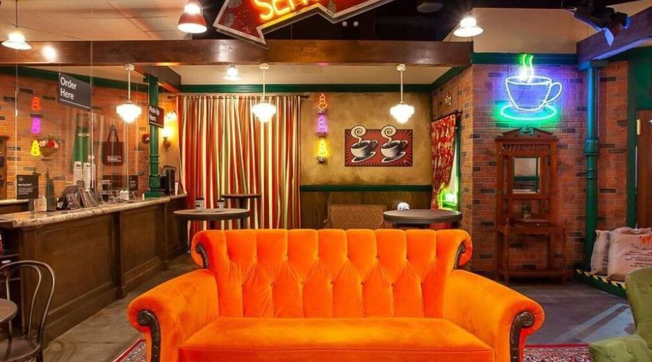 En esta experiencia los fanáticos mexicanos tendrán la oportunidad inigualable de caminar por los escenarios exactos donde Rachel, Ross, Monica, Chandler, Joey y Phoebe hicieron historia en la pantalla chica. ESPECIAL