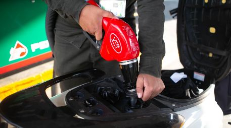 Hacienda detalló un paquete de medidas para limitar el traslado de costos al consumidor final. Entre ellas sobresalen los estímulos fiscales a combustibles mediante una reducción parcial de impuestos. EL INFORMADOR / ARCHIVO